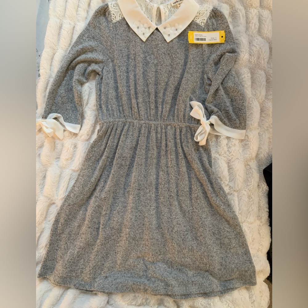 NWOT Sophia & Zeus gray and white dress with lace and bow details